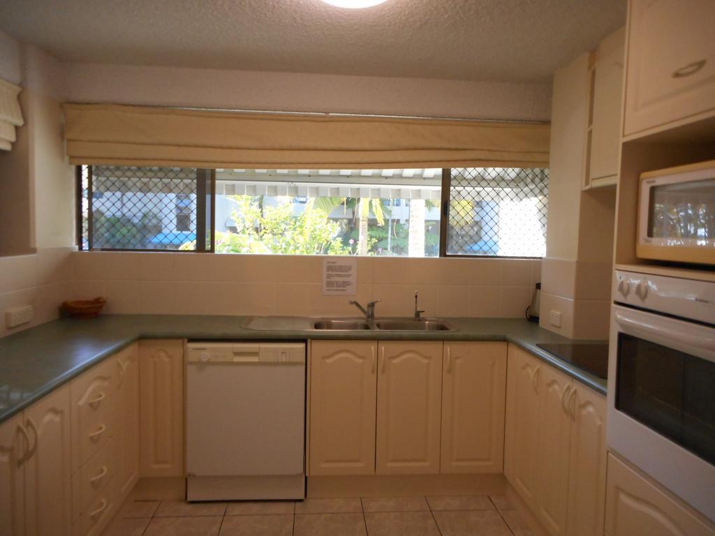 Placid Waters Holiday Apartments Bongaree 외부 사진