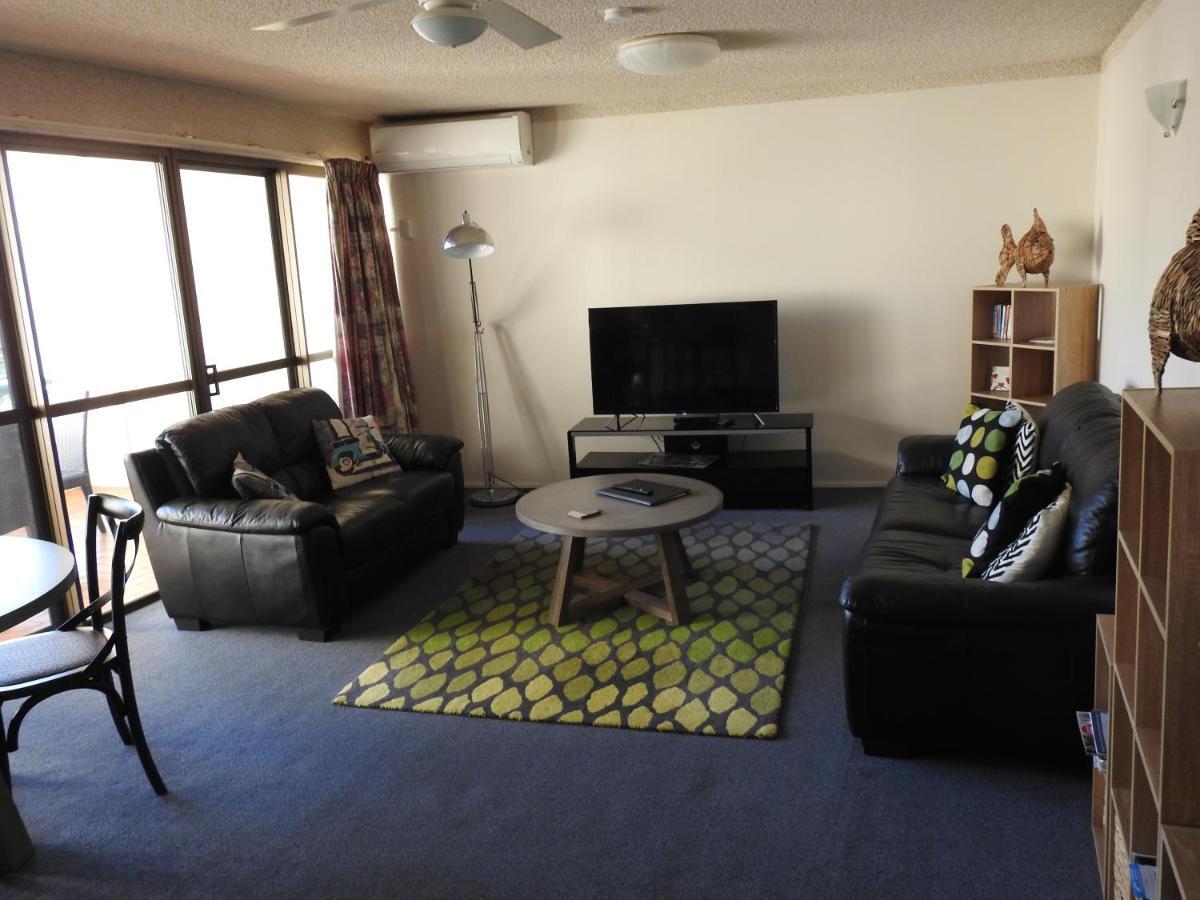 Placid Waters Holiday Apartments Bongaree 외부 사진
