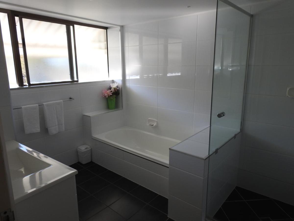 Placid Waters Holiday Apartments Bongaree 외부 사진